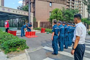 赵继伟断球不慎砸到广东啦啦队人气成员小六 助后者粉丝突破300万